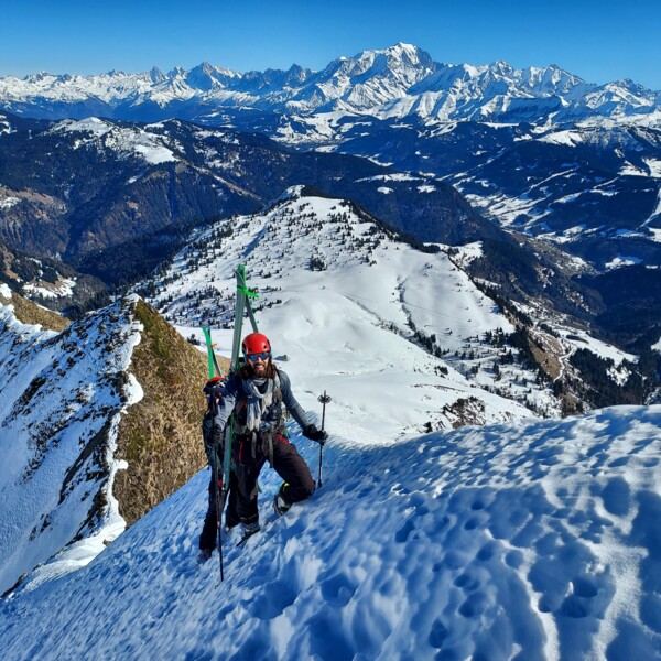 Raid in ski touring in Aravis Range