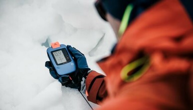 How to use an avalanche transceiver?