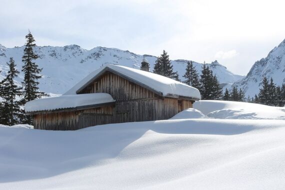 Snowshoes facing the Mont-Blanc massif