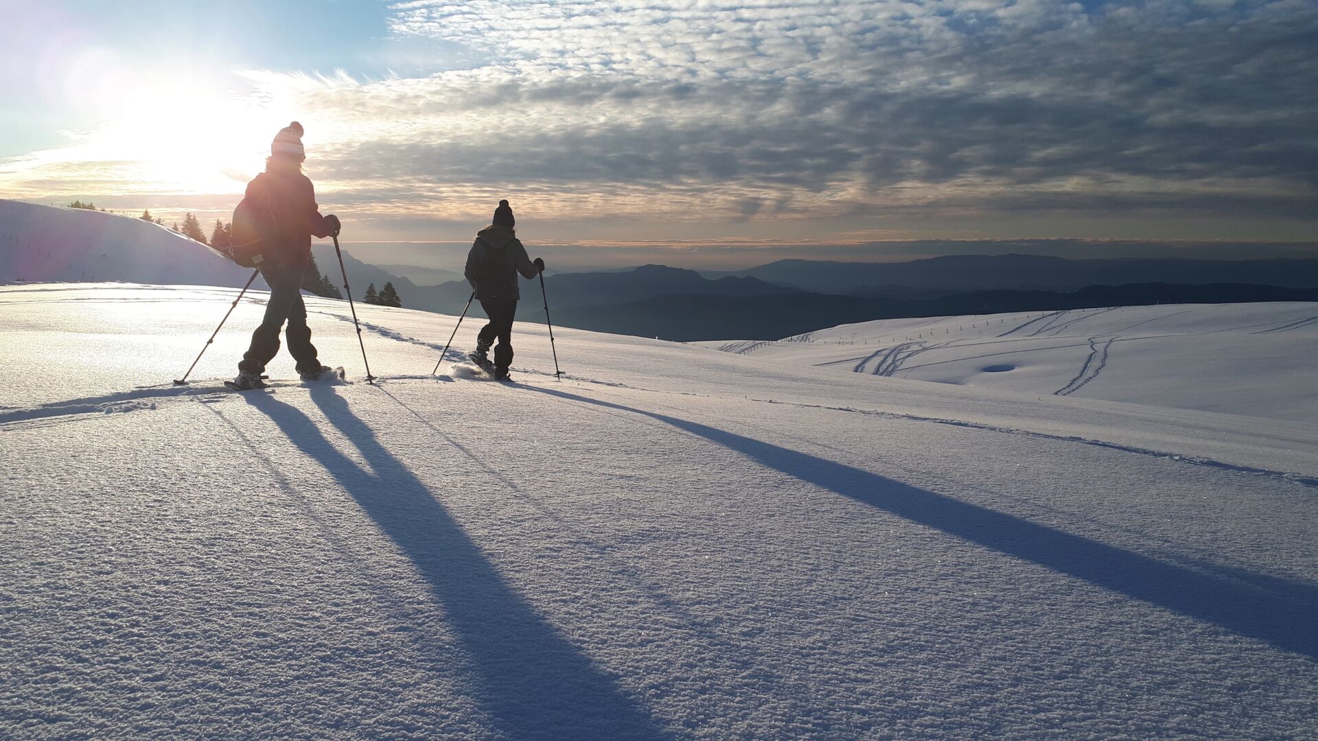 Snowshoeing at Semnoz mountain Bureau des guides d'Annecy