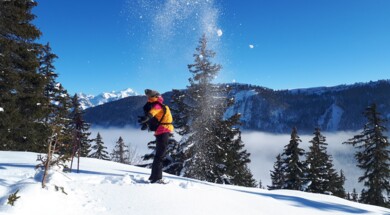 Snowshoeing & " wellness " on the Glières plateau