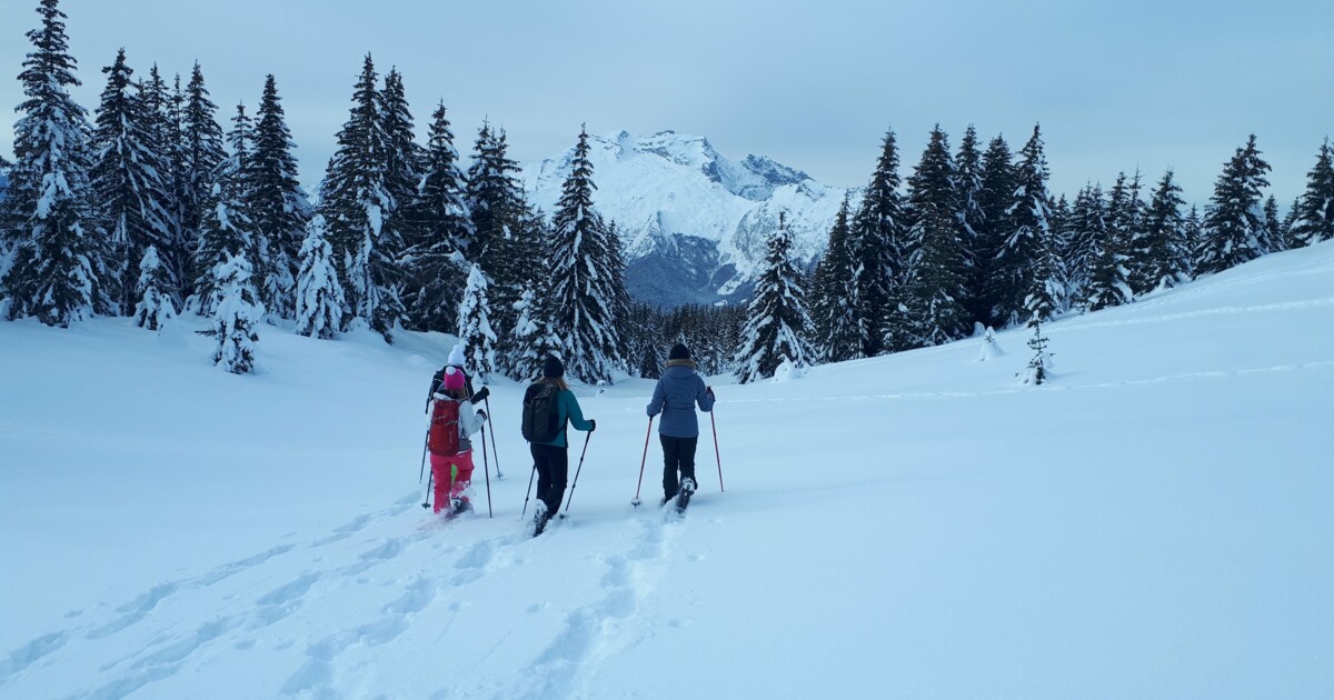 The Aravis on snowshoes: Itineraries around La Clusaz, Manigod and Le  Grand-Bornand